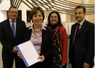 Diana with supporters and signatures Diana with supporters and signatures